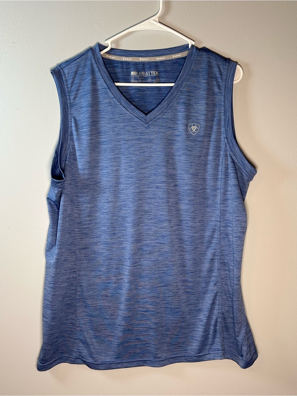 Ariat AriatTEK Women's Blue V-Neck Sleeveless Stretch Tank Top XL Athletic